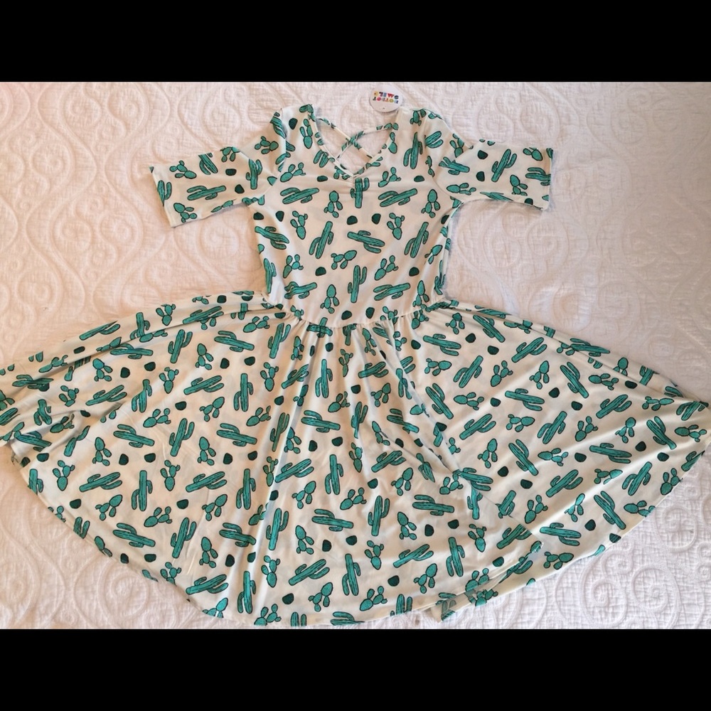 12/14 Dot Dot Smile White Green Cactus Dress 🌵